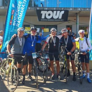 Triathlon Rennradteam am Start beim Bodensee-Radmarathon